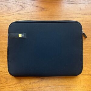 Case Logic Black Neoprene Laptop Sleeve / Zippered Case 14”x10.5”